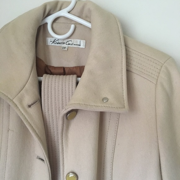 Coat - Picture 4 of 8